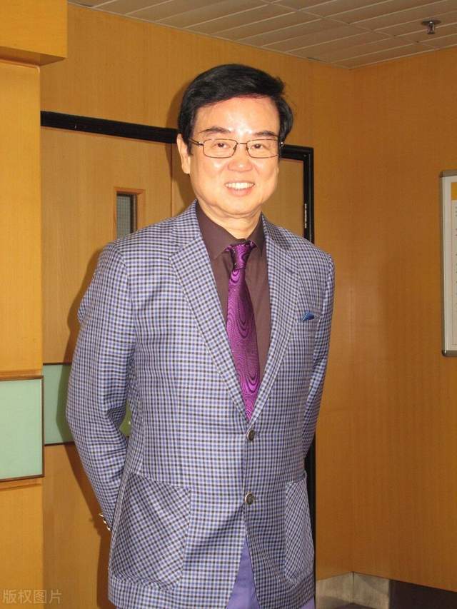 生活|黄百鸣的真爱情史，放弃纸醉金迷的生活，陪妻子抗癌15年终获成功