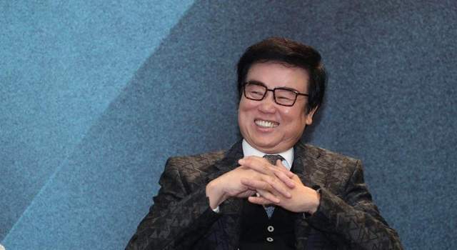 生活|黄百鸣的真爱情史，放弃纸醉金迷的生活，陪妻子抗癌15年终获成功