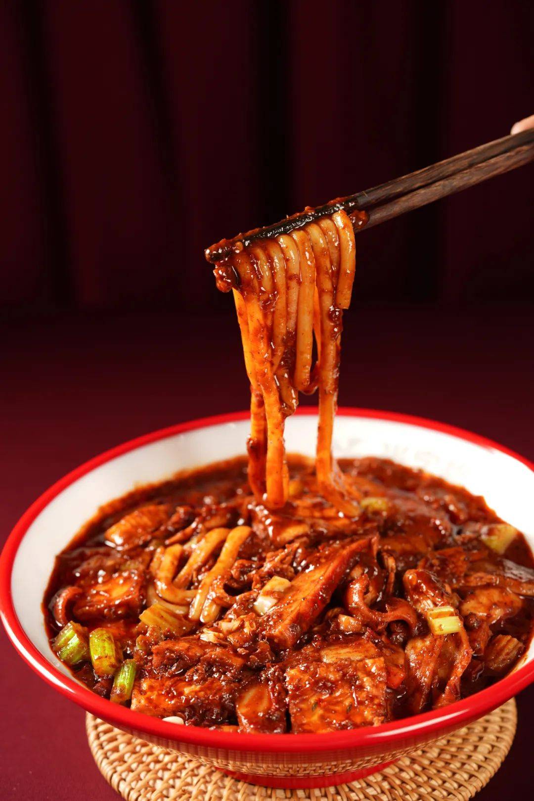 米字格时尚新疆米粉靳美娇:没有传奇,只有「美」好_李建锋_味道_炒