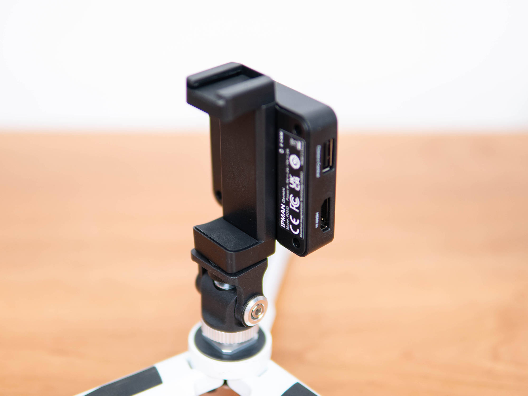 只要一个小配件，省下几千块，闲置手机变索尼微单监视器