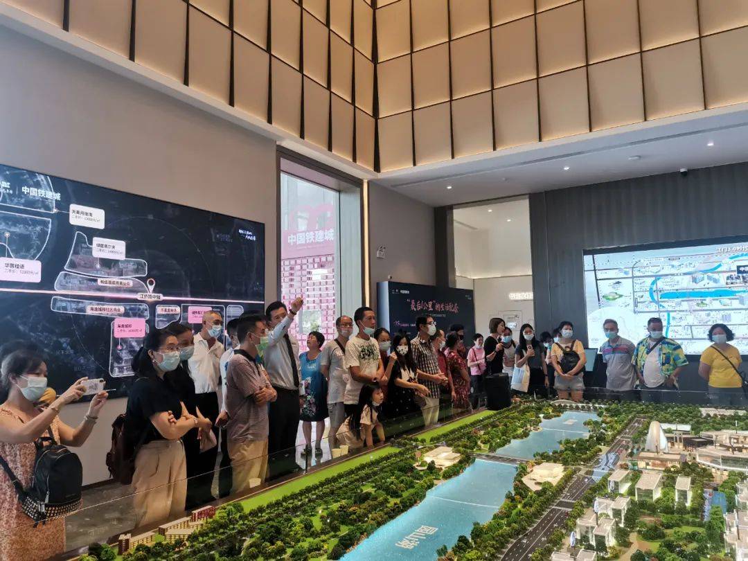 滨江c位红盘单月狂卖120套,看完这配置不火都难!_建城