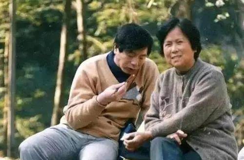 师徒|2017年《西游记》导演杨洁去世，追悼会竟被六小龄童“砸场子”？