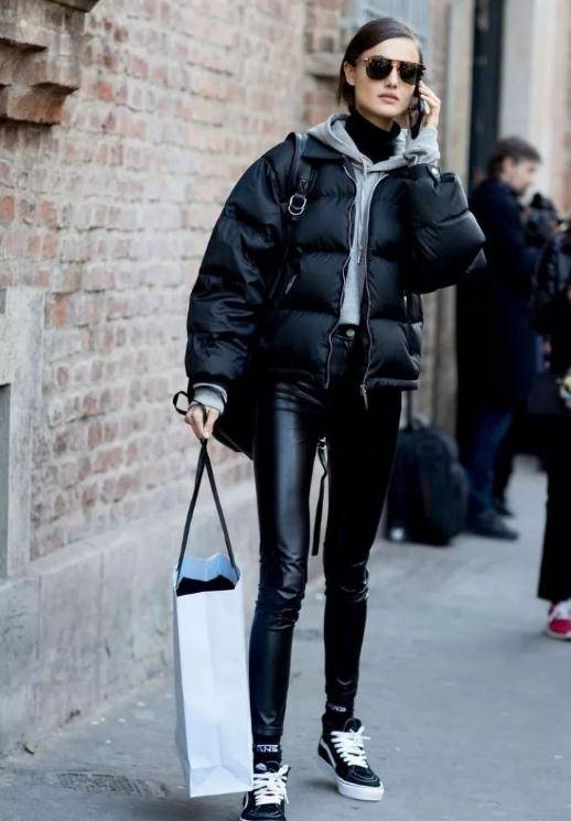 颜色 今年冬天的王炸组合“羽绒服+卫衣”，保暖又洋气，好穿易上手