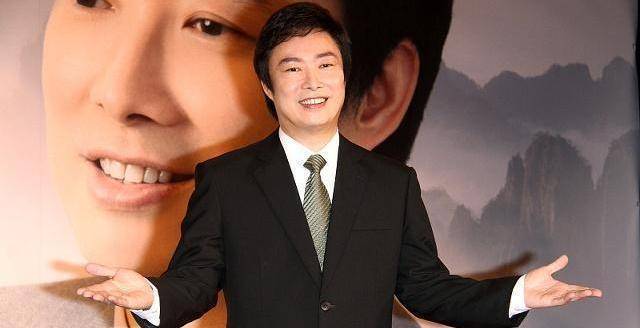 歌坛|被称为明星段子手，费玉清在歌坛40年，64岁封麦退隐