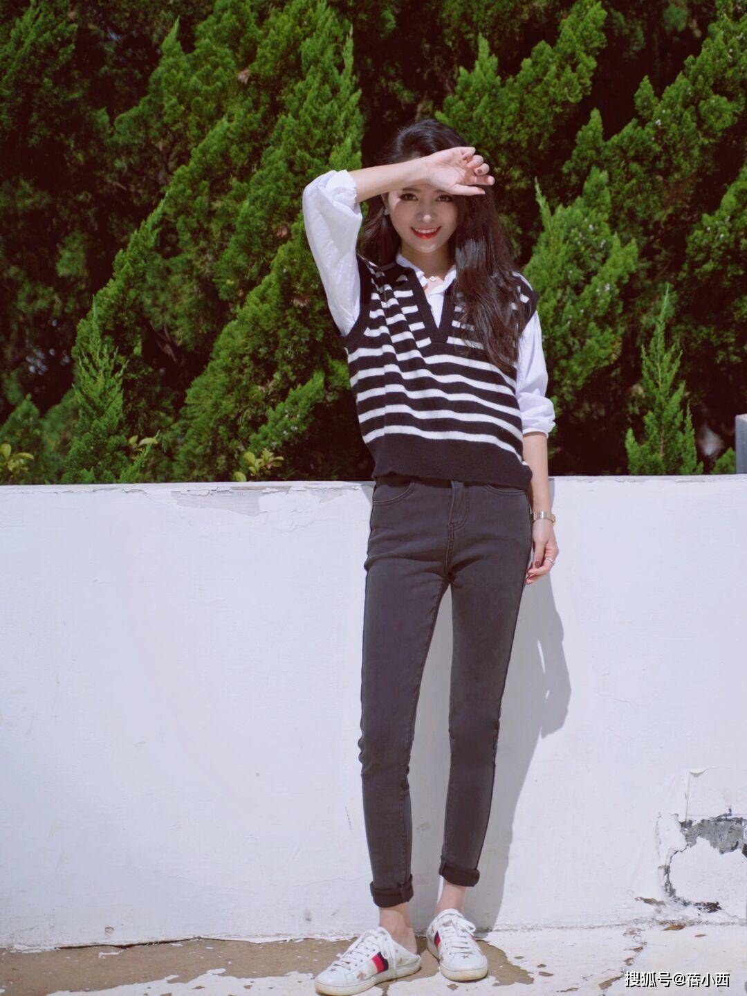 驼色 奔三奔四的女人会穿“毛衣”更时尚，搭配思路总结好了，值得借鉴