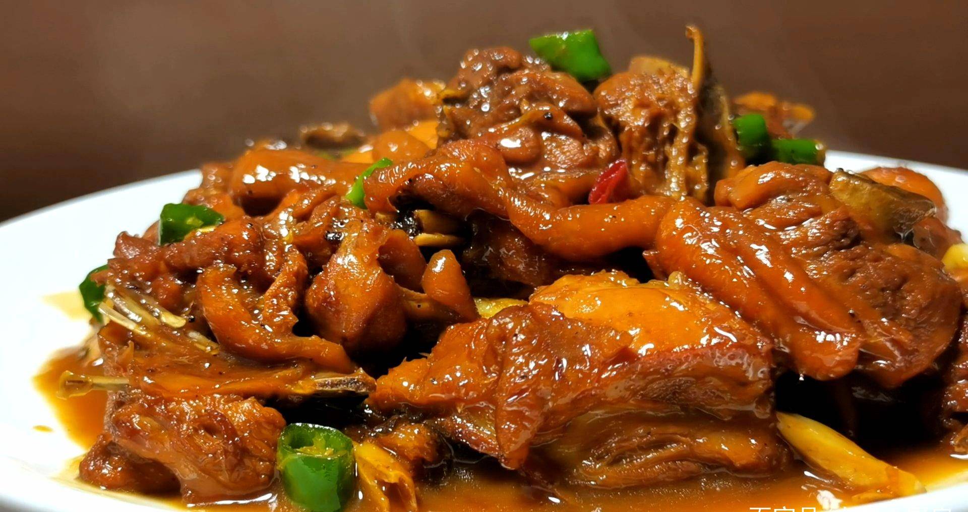 炖鸡肉最忌直接焯水教你饭店做法鸡肉不柴不腥真好吃