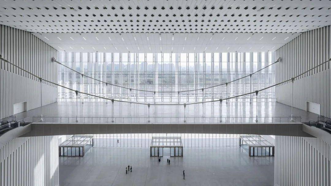 屋顶大型公共建筑设计：西安丝路国际展览中心案例