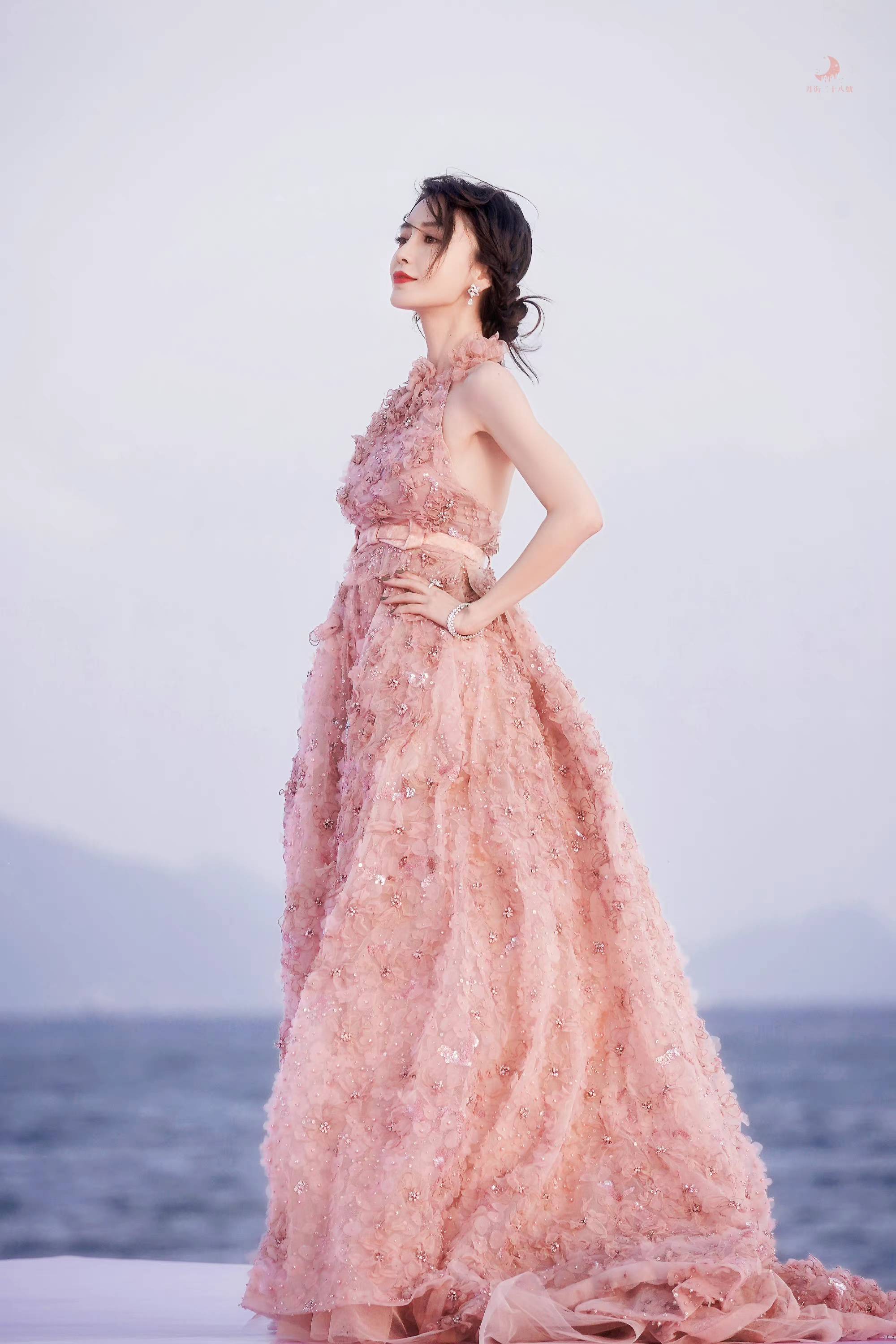 angelababyxgq人物盛典红毯yyds