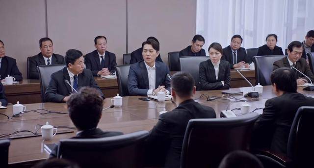 因为|《突围》剧情讲到一半,才知道靳东的演技这么好,不愧是国家一级演员