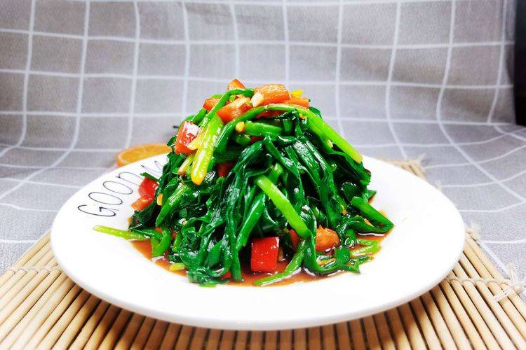 秋天,遇到此菜抓紧吃,2元一斤,常用来蒸包子,其实拌着吃更鲜_韭菜