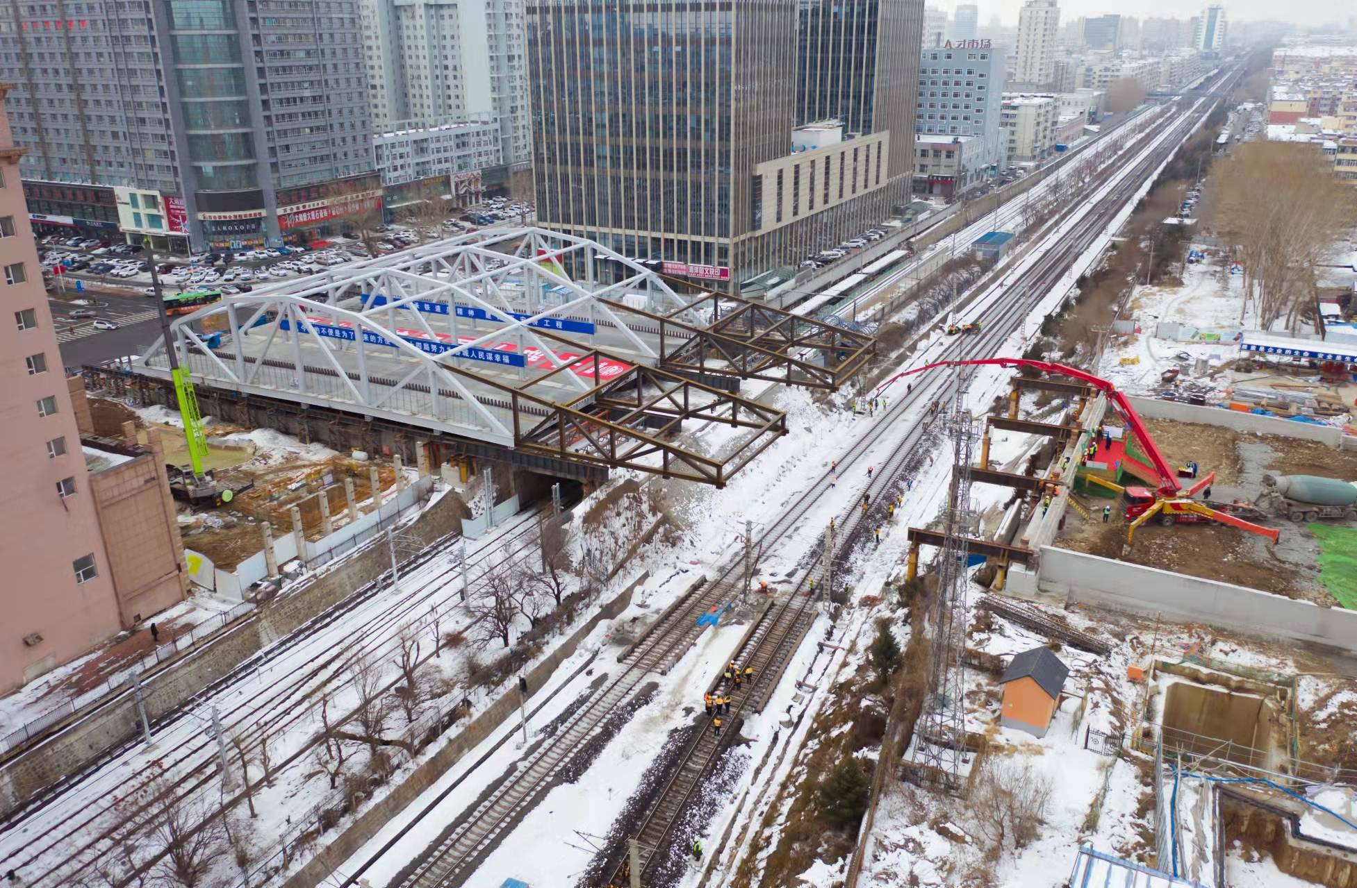 长春西安桥新桥正式顶推施工