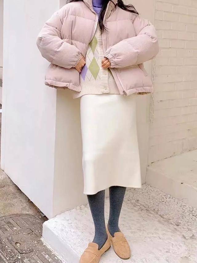 短裙 今年最流行的保暖穿搭，时髦好看的“不露腿”搭配