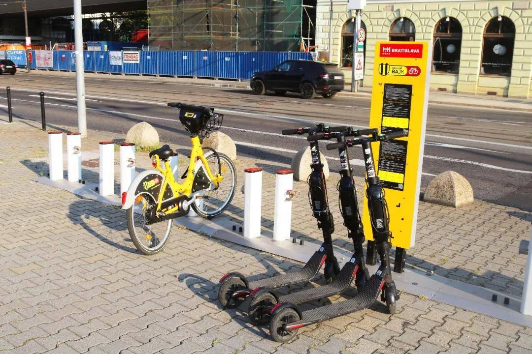 自行车 是bike 那 电动车的英文是啥 Shared