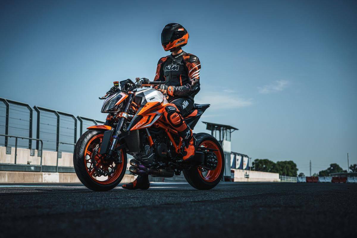 原创电子悬挂上身!ktm 1290超级公爵海外发布