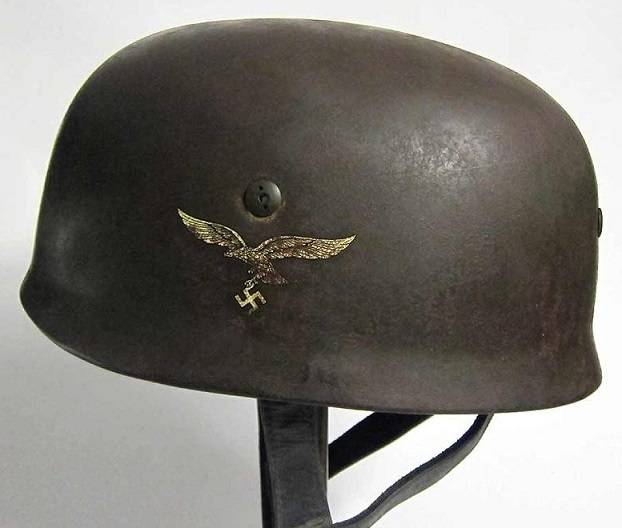 世界上第一款伞兵盔:m36和m37的挂枪孔是"鸡肋"!m38经典实用_钢盔