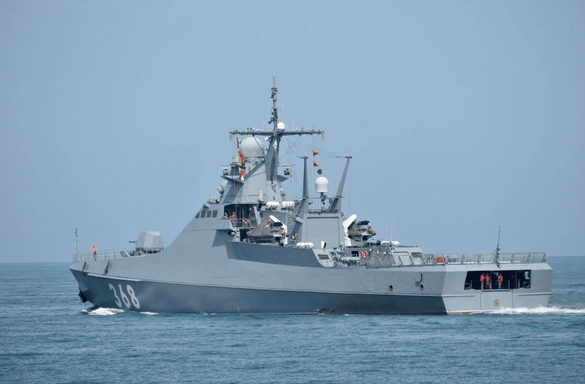 火力堪比3000吨级护卫舰俄新式巡逻舰出海排水量1800吨