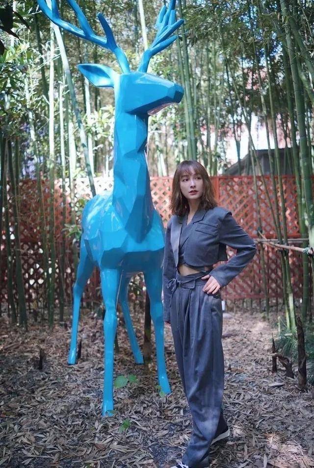 因为|情感尚未开花结果，吴昕大秀时尚达人，粉丝：抓紧嫁人吧！！