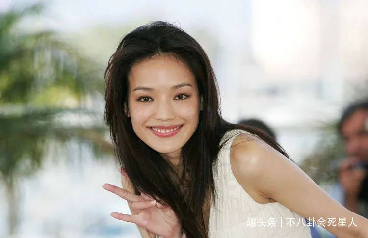 女神5位高颜值女神，一穿上古装就违和，远离古装是最正确的决定