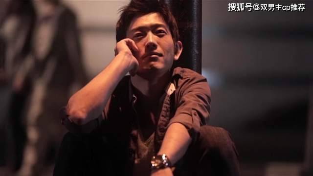 受伤害|耽推丨日本双男主电影《无法触碰的爱》漫改，贱萌霸道上司×敏感脆弱下属