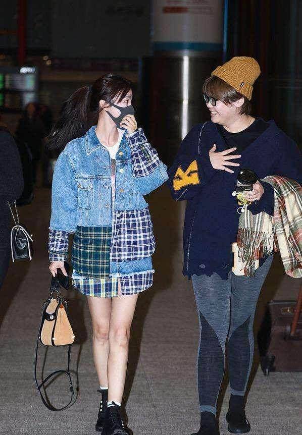 下半身 辣眼睛！几千块大牌被李菲儿穿的像地摊货，网友：侧面看着像没穿