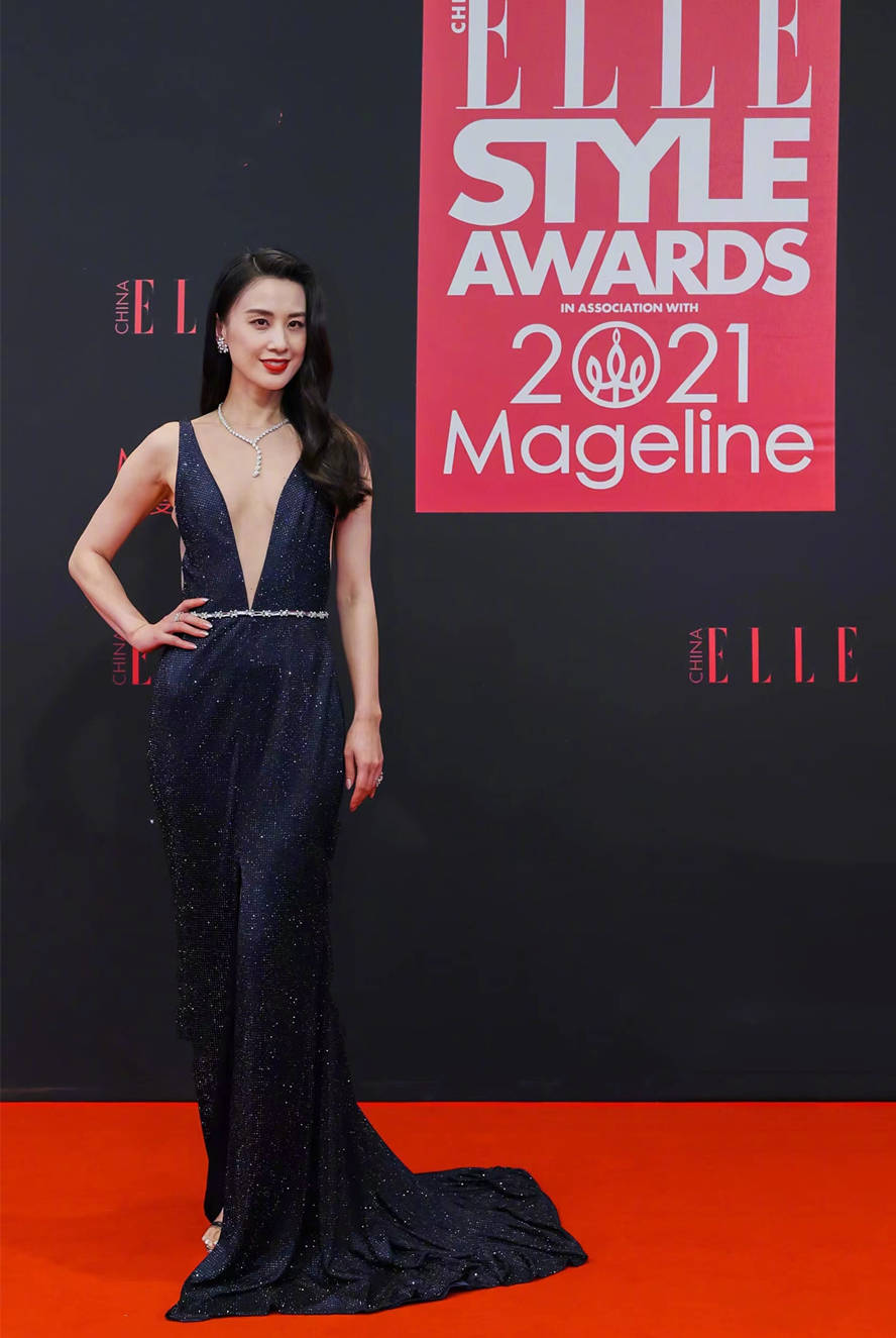 时装 75位明星的ELLE时装造型，王源、热巴，关晓彤，身心造型惹人爱