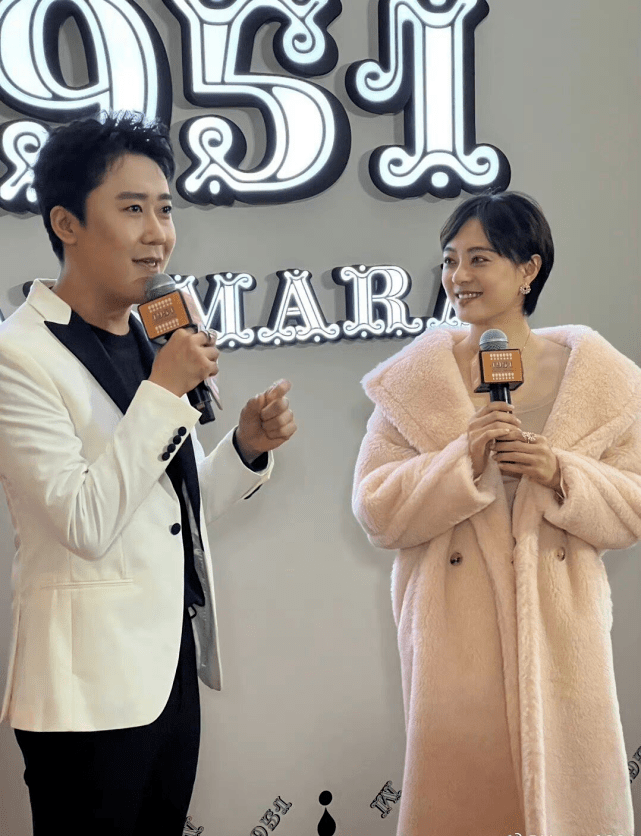 廓形 孙俪凹时尚造型再翻车！穿大火的泰迪熊大衣亮相，造型更像睡衣