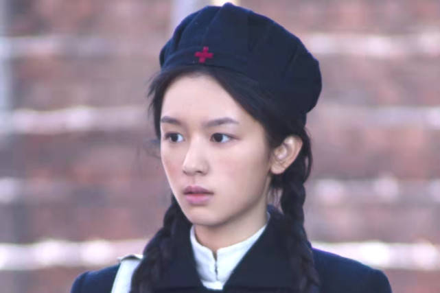 后周|《铁道英雄》:老戏骨范伟、张涵予演技在线,95后周也成功出圈