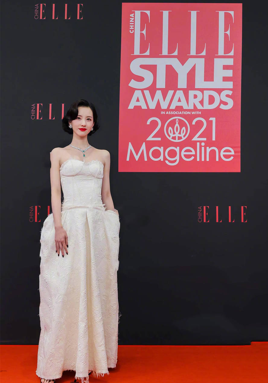 时装 75位明星的ELLE时装造型,王源、热巴,关晓彤,身心造型惹人爱