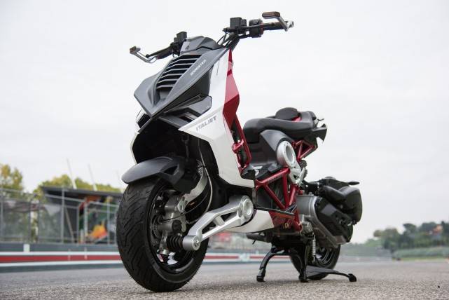 最帅小踏板 italjet dragster国内上市 售价32680元_搜狐汽车_搜狐网