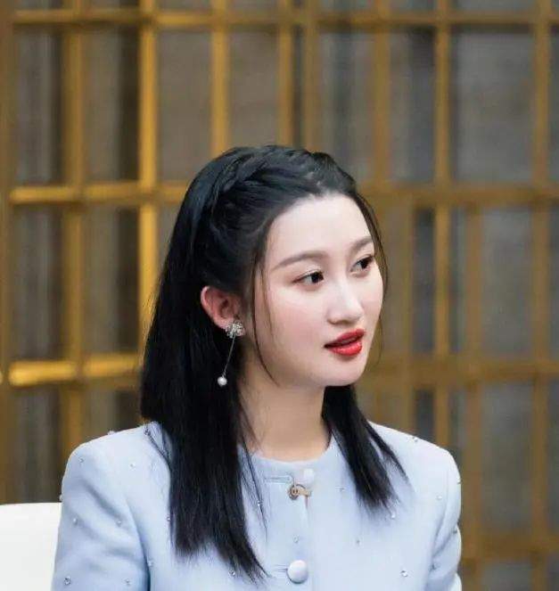 父亲|《导演请指教》华谊公主上场，制片人尴夸！郝蕾一段话直线打脸