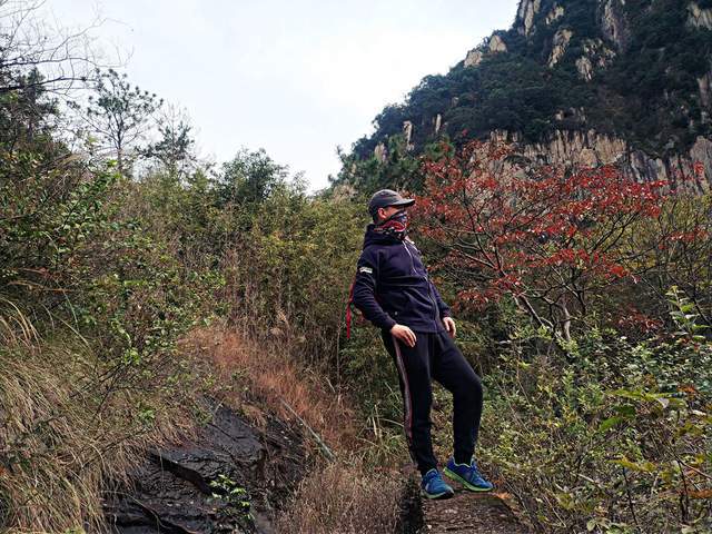 细节 时尚保暖，重磅登场：黑冰重磅开衫卫衣