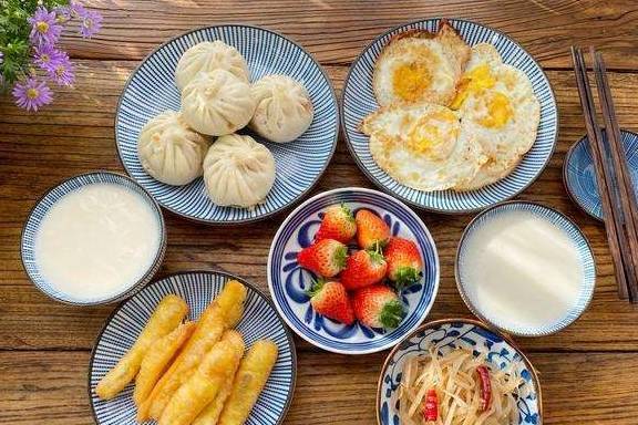 生活|苏州老两口的早餐，在朋友圈炸了，网友：生活过成诗，仪式感十足