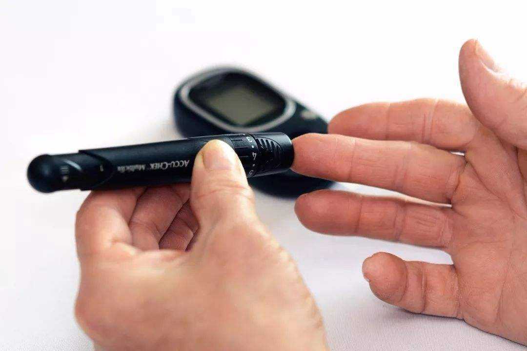 控制|老年人容易碰到哪些糖尿病误区和疑问？医生提醒：3大误区要小心