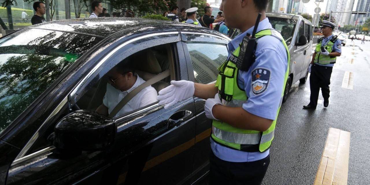 開車忘帶駕駛證這是無證駕駛嗎拿出這個交警通常會放行