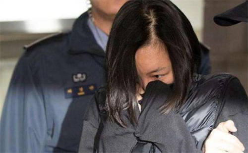 21歲美女死刑犯劉冬梅,因一隻玉鐲暴露,槍斃前反覆唸叨一句佛語