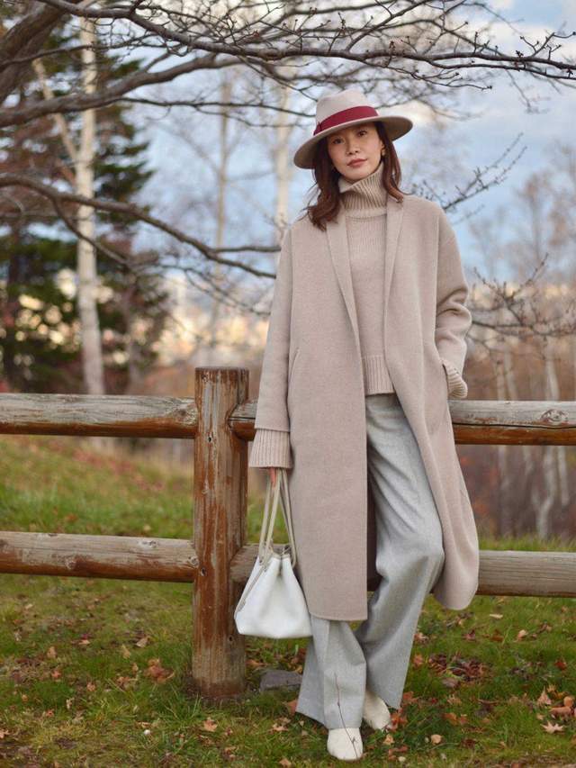 配饰 冬季最美的打开方式，“大衣+毛衣”才是王炸cp，保暖又洋气