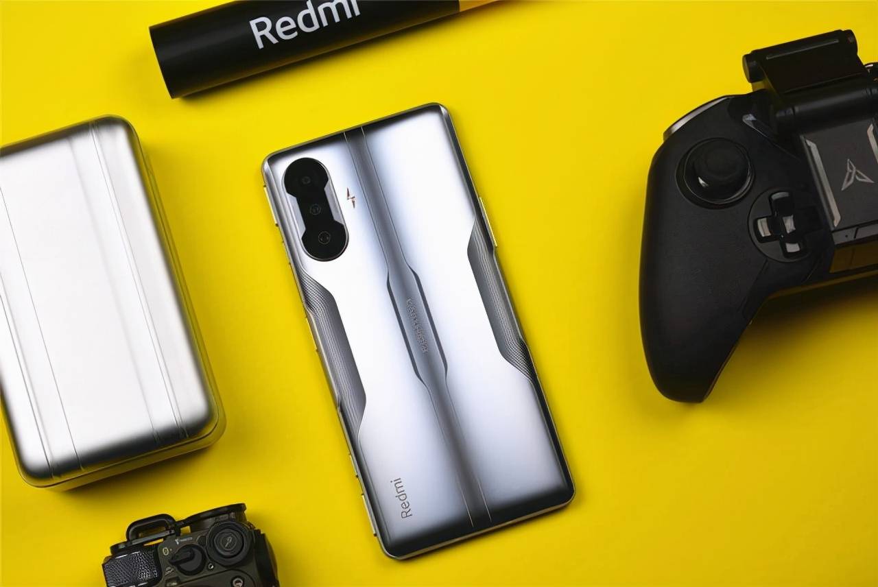 12G＋526G旗舰跌至2199，67W＋5065毫安，大电池真香