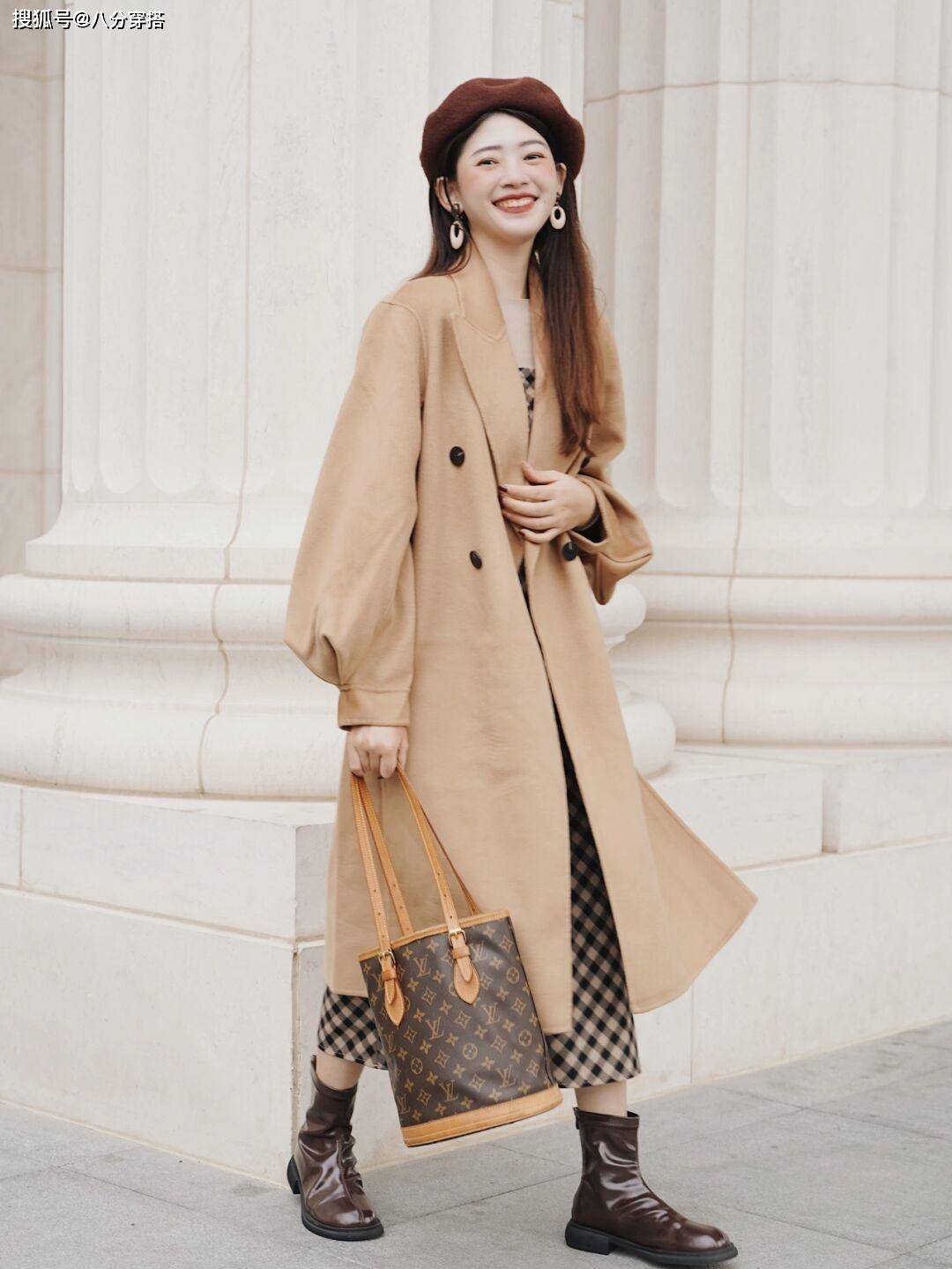 黑色 冬天穿大衣最好选这几个颜色，温柔显白不挑人，黑黄皮也能驾驭