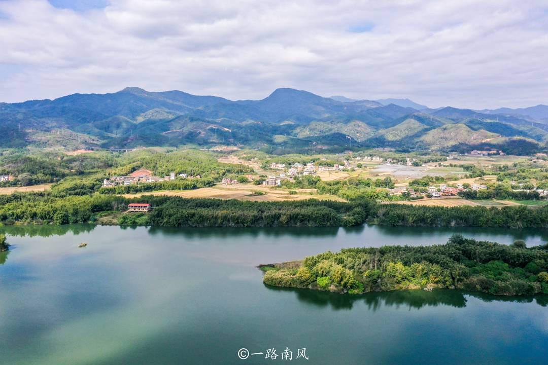 中原地区|广东省少人知道的“世外桃源”，村前缠着龙脉，村民都是苏轼后人