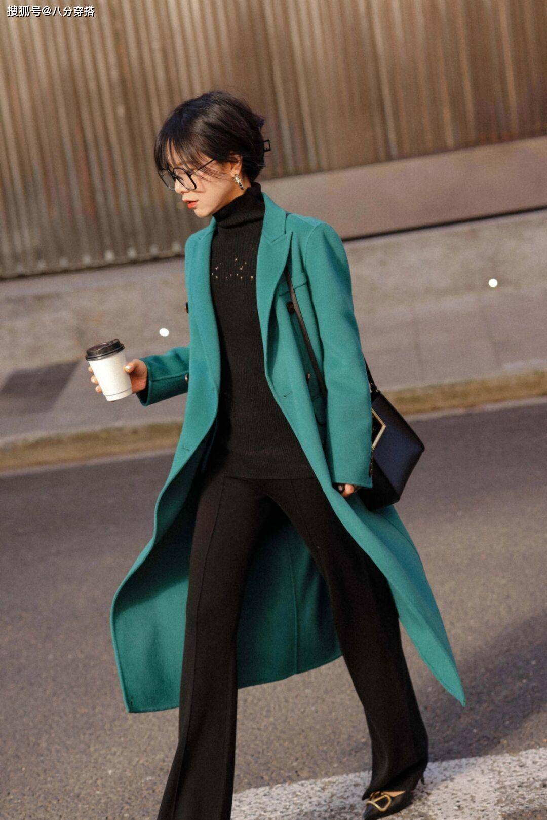 黑色 冬天穿大衣最好选这几个颜色,温柔显白不挑人,黑黄皮也能驾驭