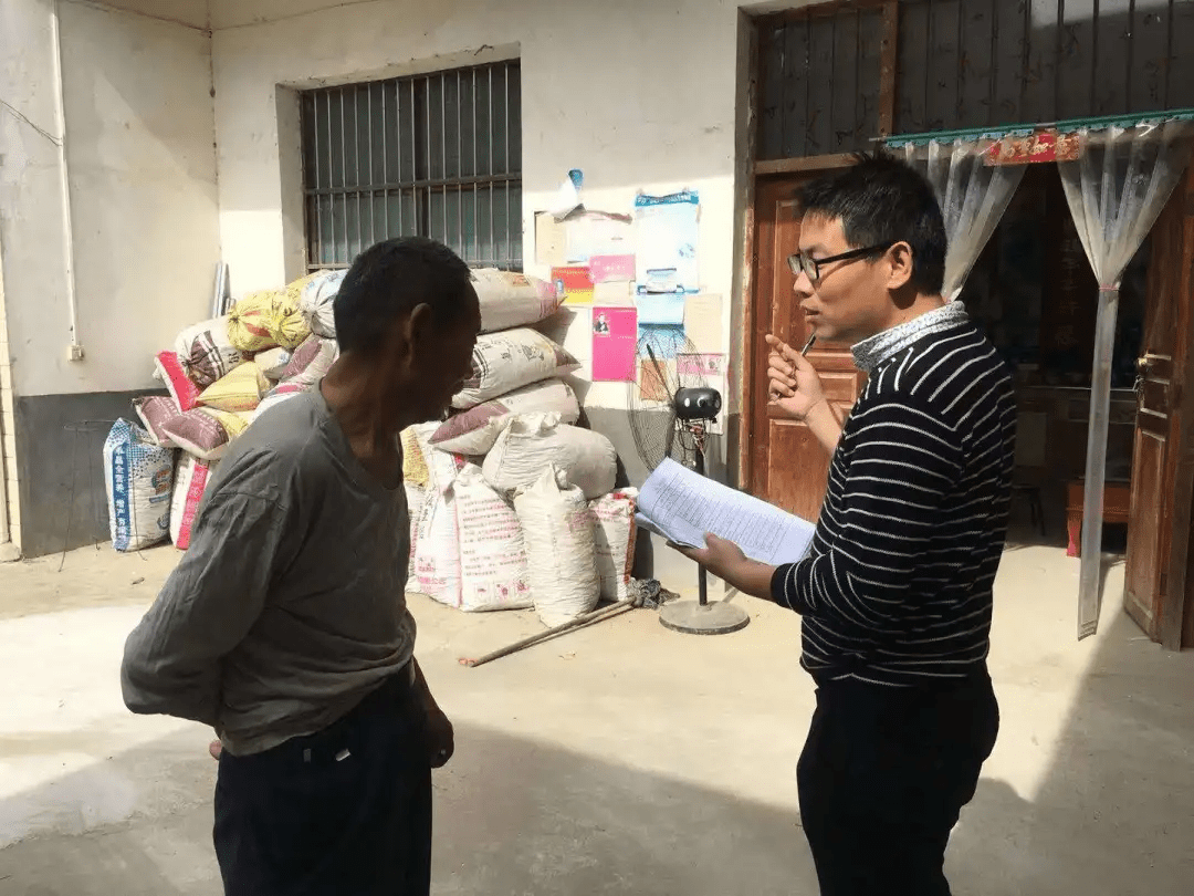 新野县施庵镇大营村第一书记余海涛:脚踏实地加油干 乡村振兴立新功