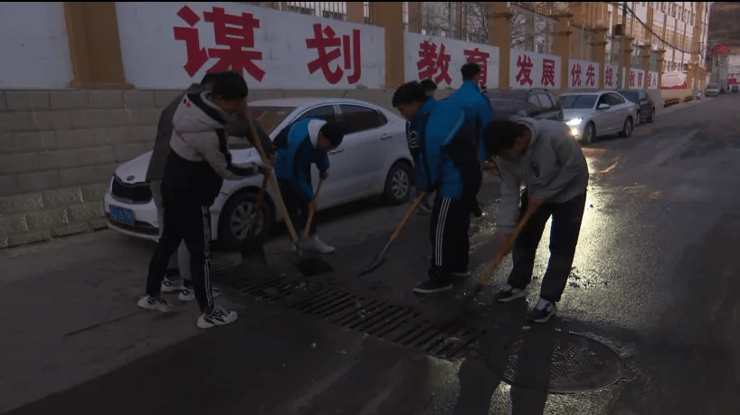 方山|方山：爱国卫生大扫除 职高学子在行动