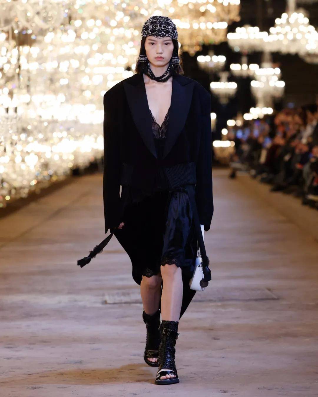 Vuitton 路易威登运1200盏华灯来上海办舞会,章子怡刘嘉玲舒淇全来了!