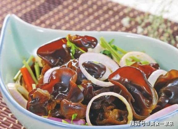 木耳洋葱怎么凉调 92b422c6cd3f4826b95de896f5246b22.jpeg