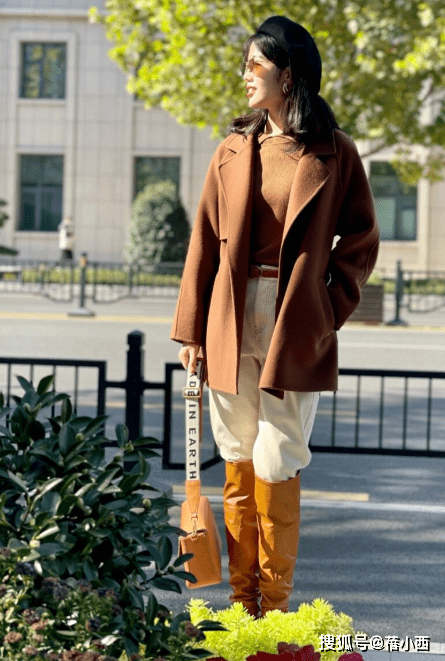 棕色 长筒靴不好搭配?那是你没遇到这4件上衣,这样穿上气场全开