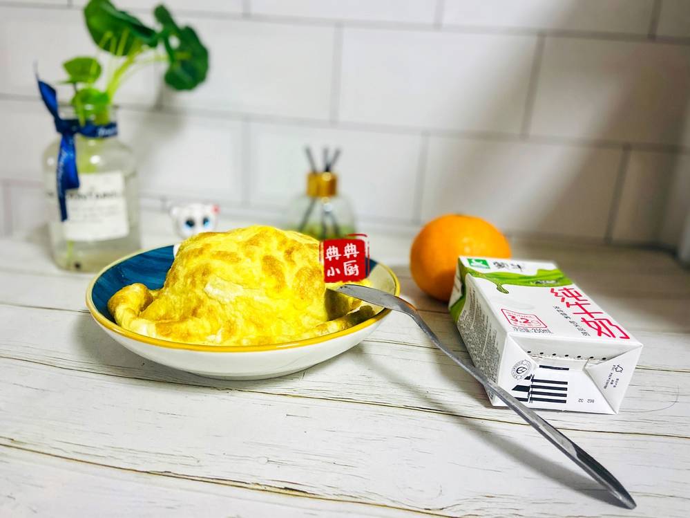 汤汤水|小朋友爱吃炒饭，所以最近的早餐偏中式，做法超简单