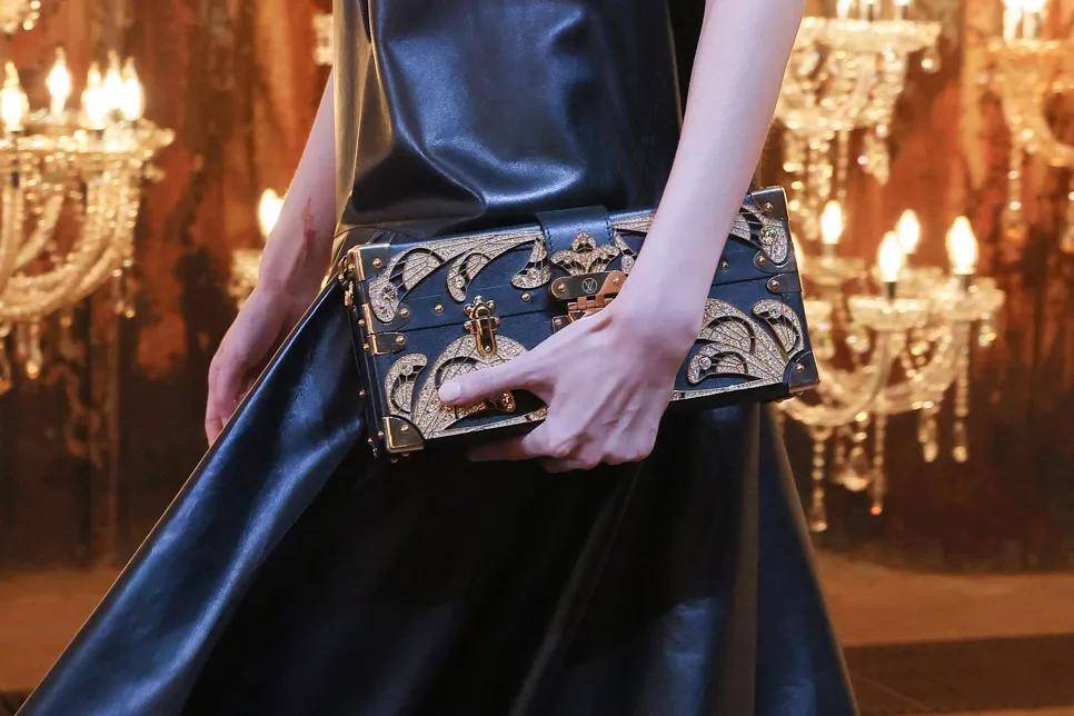 Vuitton 路易威登运1200盏华灯来上海办舞会,章子怡刘嘉玲舒淇全来了!