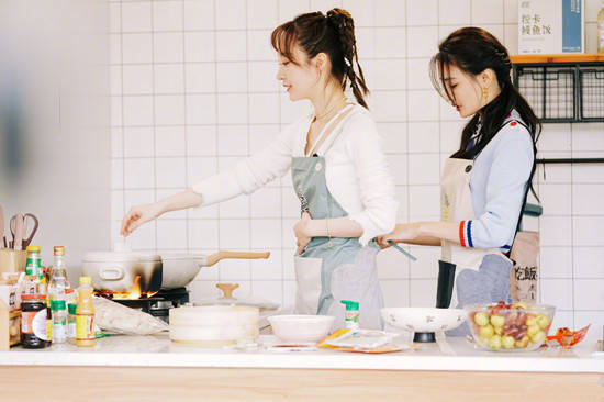 大小 在这个寒冷的冬季，不管年龄大小，穿搭的同时，一定不要忘记了保暖！