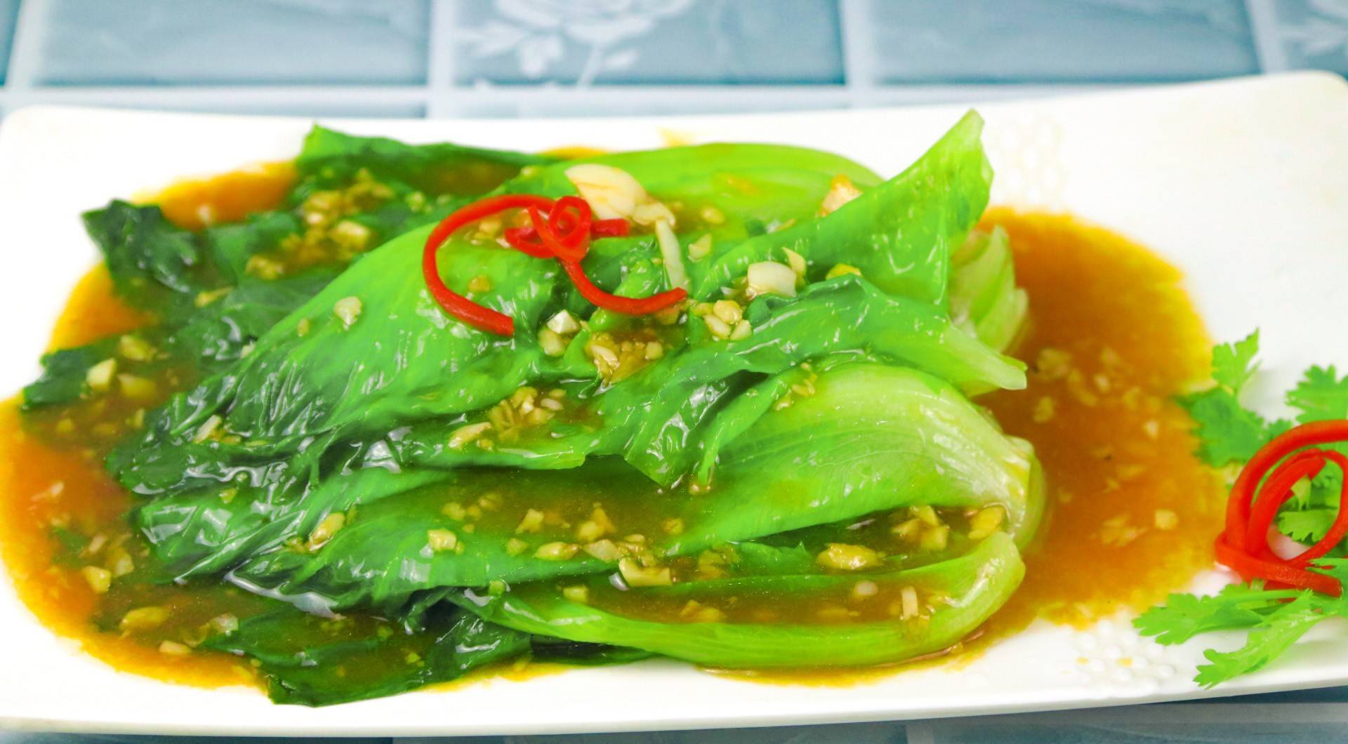 蚝油生菜的家常做法,脆嫩入味,美味健康,值得推荐
