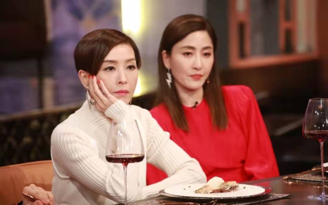 難過！TVB知名女星幕前罕見談及亡母，傷感痛哭：接受不了媽媽離開 娛樂八卦吃瓜 第6张